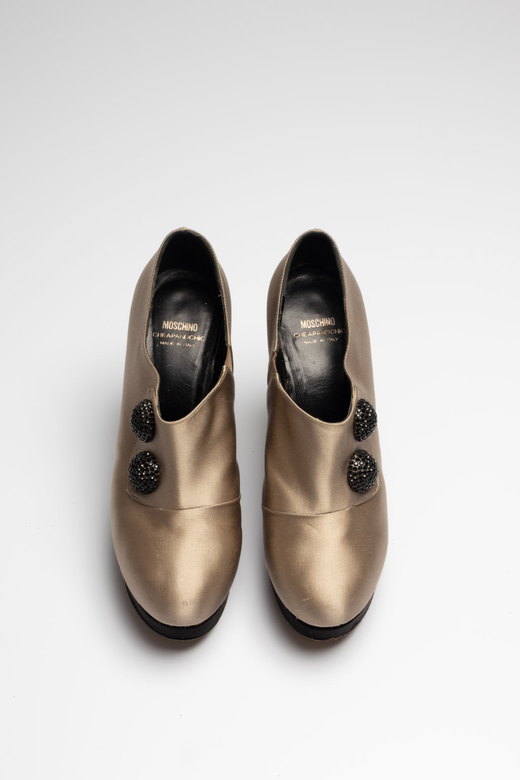 Compensées satin champagne Moschino boutons cristal noir seconde main - pointure 40