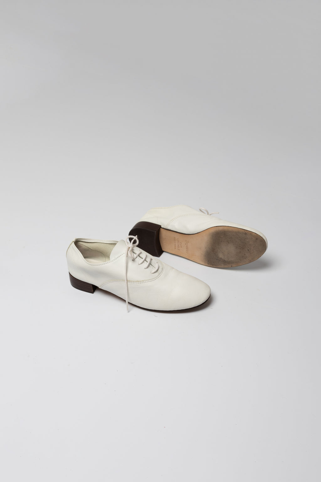 Derbies cuir blanc Repetto Zizi talon bois seconde main - pointure 38