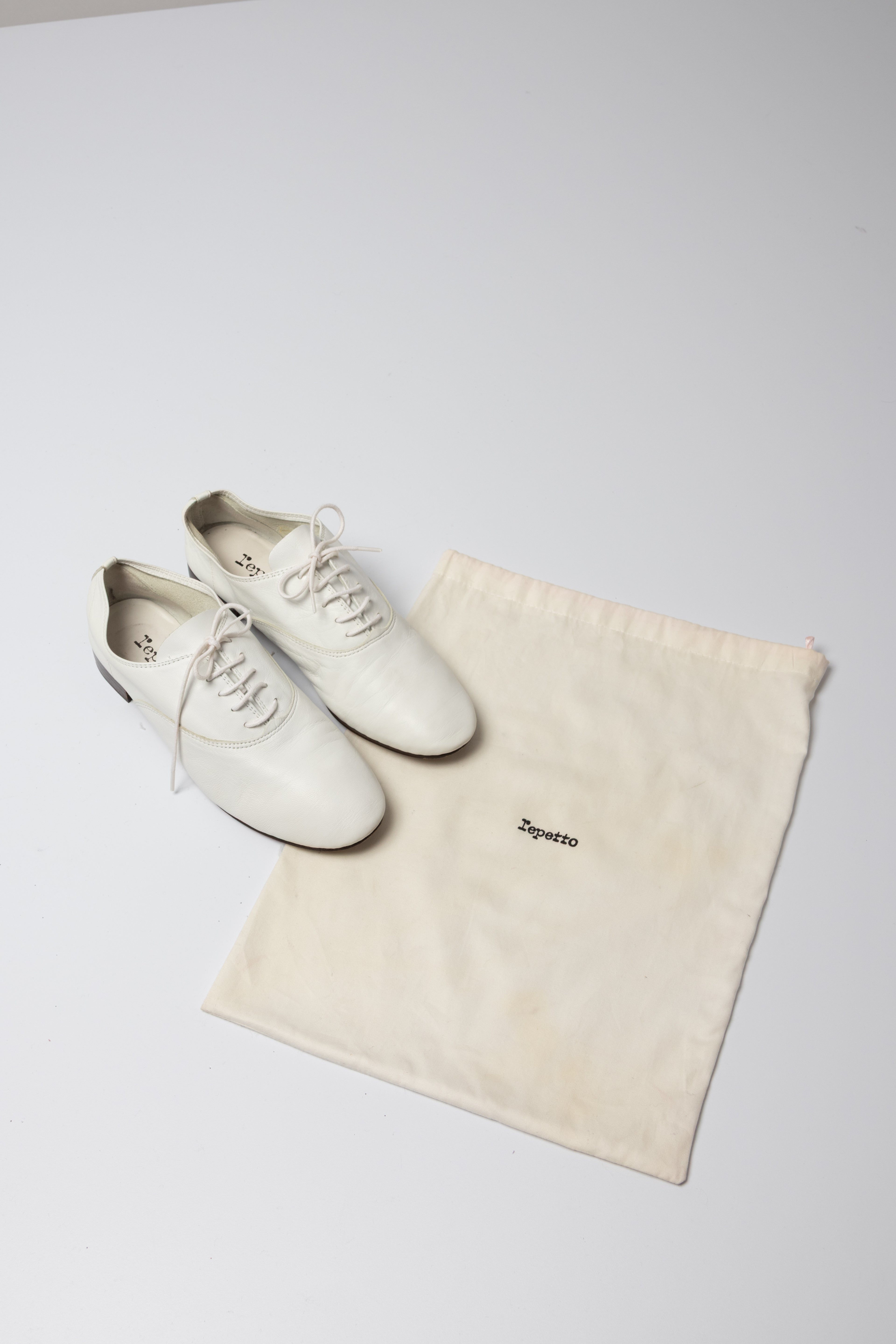 Derbies cuir blanc Repetto Zizi talon bois seconde main - pointure 38