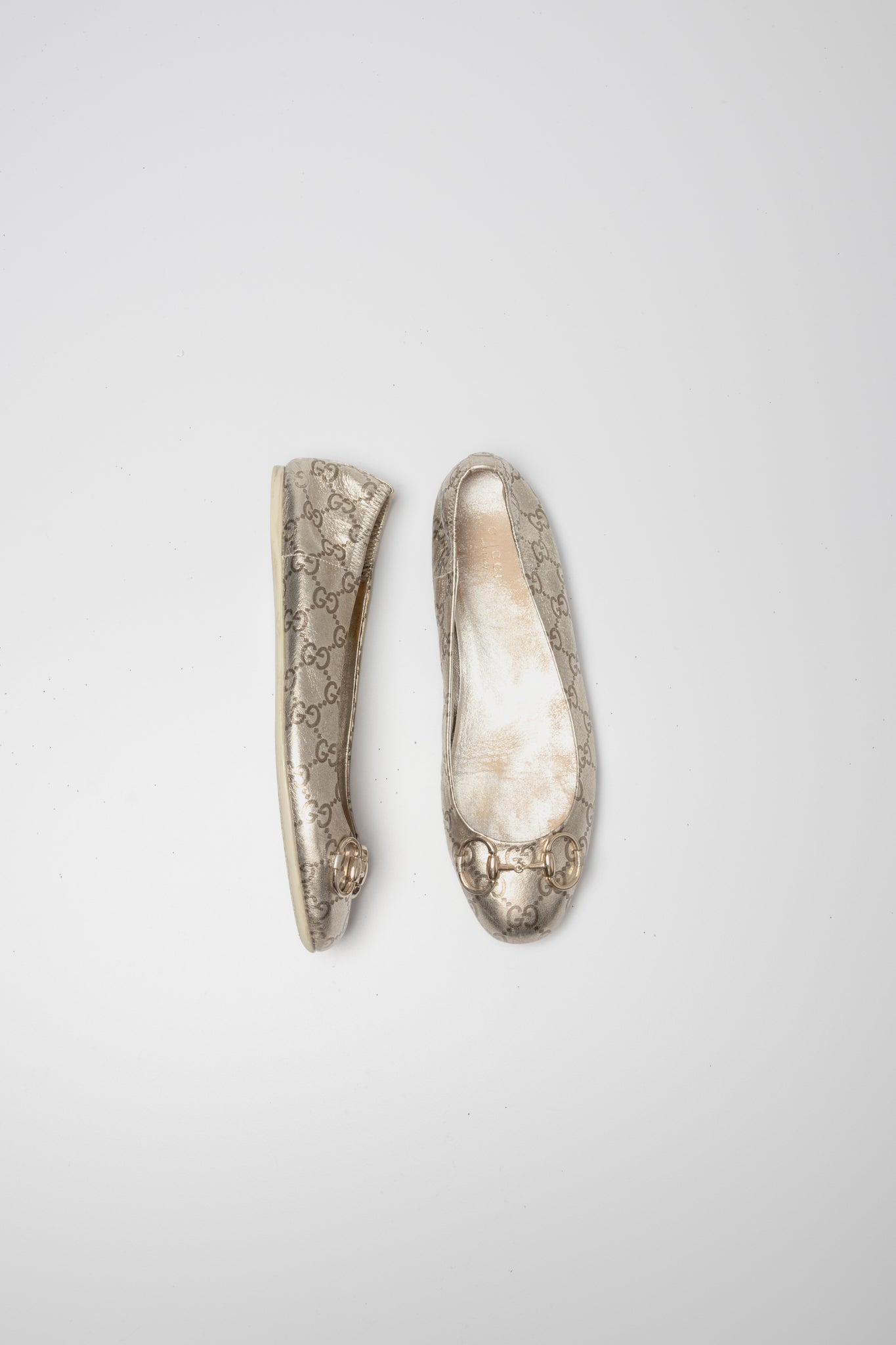 Ballerines Gucci dorées seconde main - pointure 41 - vue côté