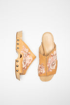 Sabots cuir brodes Alexander McQueen seconde main - createur occasion